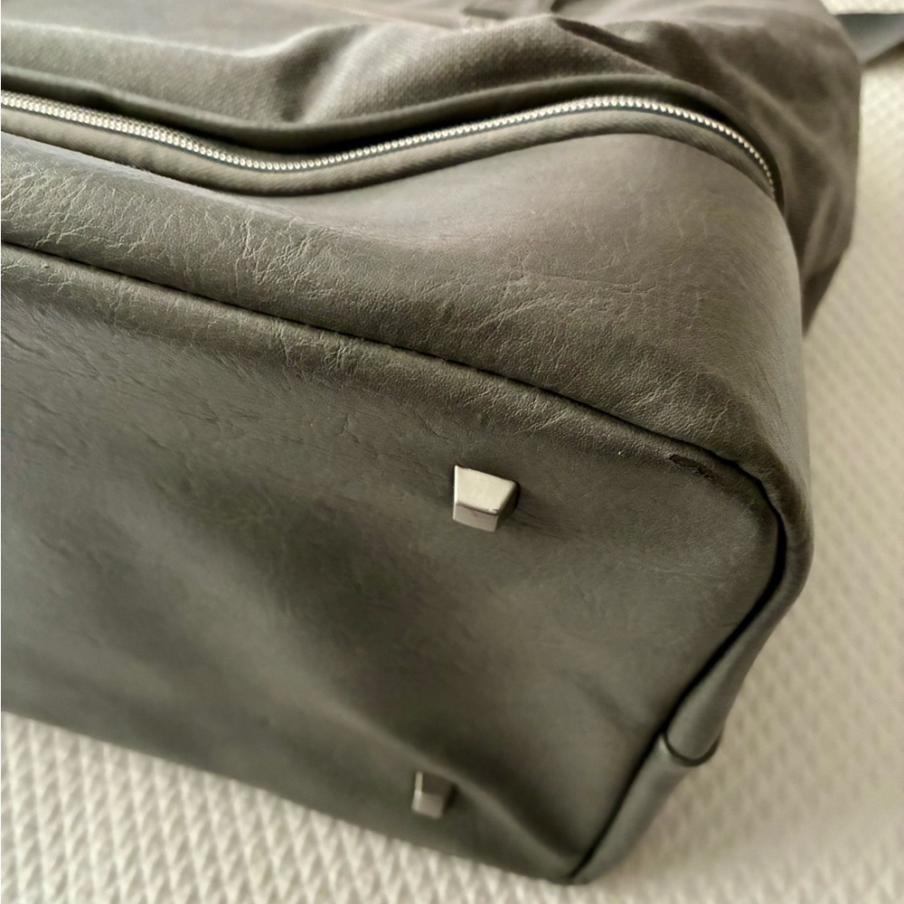 BEIS Weekender Travel Bag - Picture 3 of 8